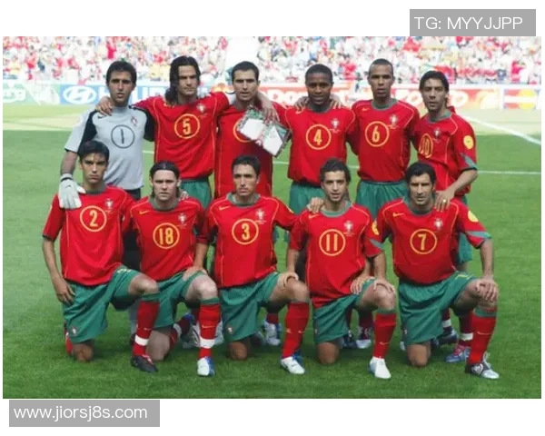 细数足球球星的传奇瞬间与他们背后的努力与坚持 细数足球球星的传奇瞬间与他们背后的努力与坚持