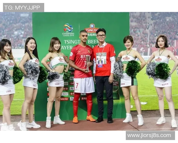 足球场上激情四射啤酒畅饮球星传奇聚焦与球迷共庆胜利时刻 足球场上激情四射啤酒畅饮球星传奇聚焦与球迷共庆胜利时刻